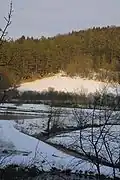 الجِبال الفرَانكُونيَة التي تكوِّن مَنْبَع النَّهر وبُحيرة ينبُوع الرَّبِيع.