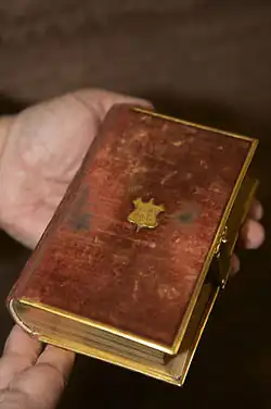 الكتاب المقدس الذي استخدمه أبراهام لنكولن لأداء اليمين الدستورية أثناء تنصيبه الأول في عام 1861