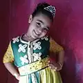 فتاة صغيرة بالقفطان المغربي
