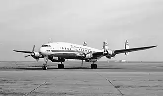 الطائرة المنكوبة نفسها في مطار سان فرانسيسكو الدولي في 2 أكتوبر 1952
