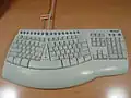لوحة مفاتيح مايكروسوفت من عام 1999م، أُطلَِق عليه اسم "Natural Keyboard Pro".