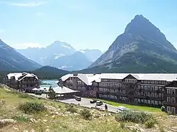 فندق ماني غليسير عند Swiftcurrent Lake