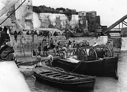 المدفعية الفرنسية في الرباط عام 1911. البعثة العسكرية الفرنسية إلى فاس لحماية السلطان من عصيان القبائل أسفر عن أزمة أغادير.