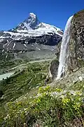 صورة من الجانب الشمالي لجبل ماتارهون يتضح وادي زيموت في سويسرا.