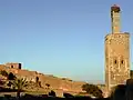 Face intérieure de la muraille nord-est de l'enceinte du Chellah ; à gauche: la face intérieure de Bab Ej-Jradi