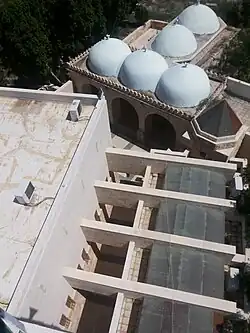 منظر للمقام من مئذنة المسجد