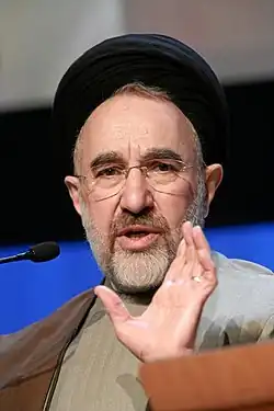 صورة الرئيس السابق محمد خاتمي من إيران وهو شيعي