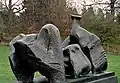 Three Piece Reclining figure No.1 (ثلاث قطع مستلقية ، (1961)، حديقة يوركشاير للمنحوتات