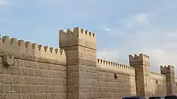 السور المعاد بناؤه