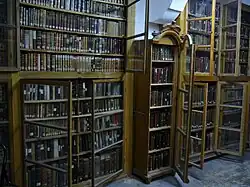 مكتبة في دير جبل آثوس