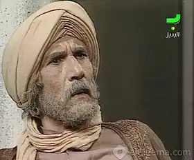 خطان أبيضان يمتدان من زوايا مستطيل أزرق يتقاطعان في منتصفه