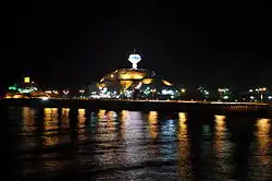 حديقة ريام - قريبة جدا من ميناء السلطان قابوس.