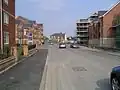 المنظر شرقاً بمحاذاة شارع ثاكهول في أبريل 2007؛ كان الملعب على اليمين وكان موقف السيارات على اليسار.
