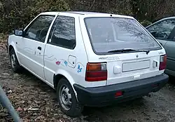 نيسان مكرا من الخلف