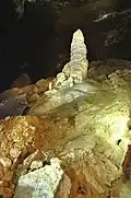 كهف أماتيرسكا، من الداخل