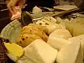 أودن مع كاراشي (أسفل اليسار).
