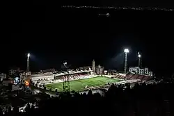 صورة ليلة لملعب عمر حمادي في الجزائر العاصمة