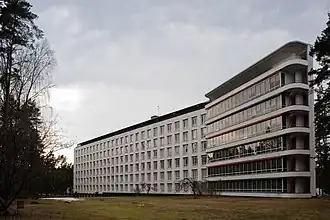مصحة بايميو (ب[Sanatorium] خطأ: {{اللغة-؟؟}}: النص يحتوي على علامة مائلة (مساعدة))، ما بين العامين (29-1933) في "بايميو".