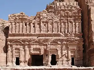 قبر القصر
