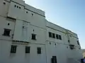خارج قصر الرياس