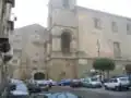 قصر كيارامونتي في ساحة فيتوريو ايمانويلي