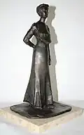 «سيدة واقفة» (1927)