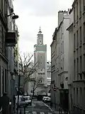 صومعة مسجد باريس من زاوية بعيدة