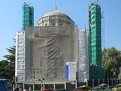 جامع السلطانة الأم برتفنيال في اسطنبول، تحت الترميم عام 2009م.