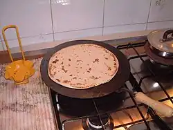 خبز بيادينا روماجنولا&nbsp;[الإنجليزية] على مقلاة صاج صغيرة.