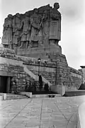نصب ستالين التذكاري في براغ، تشيكوسلوفاكيا. هدم في عام 1962.