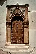 باب منزل في المدينة