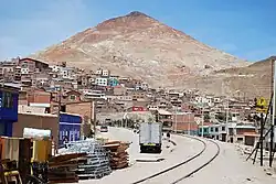 مدينة بوتوسي ، مدينة التعدين عند سفح ريتش هيل (سيرو ريكو) ، أكبر مخزون من الفضة في العالم.
