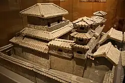 قصر فخاري من مملكة هان (202 قبل الميلاد - 220 م)