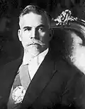 الثالث عشرواشنطن لويس بيريرا دي سوزا1926–1930