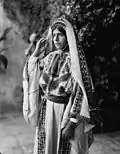 لباس شعبي لسيدة فلسطينية من رام الله