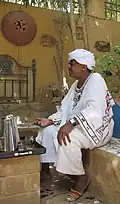 في حديقة مركزه الثقافي عام 2015