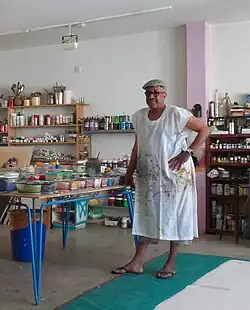في الاستوديو الخاص به في الخرطوم عام 2016.