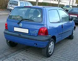 2004–2007 توينجو من الخلف (عجلات غير قياسية)