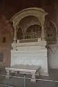 عرش شاه جهان (اليوم ذو شباك لمكافحة الطيور).