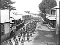 محاربي ساموا والجنود الأمريكيين خلال حصار آبيا في مارس 1899.