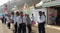 مجموعة من الكشافة في منى في موسم حج عام 1433 هـ (2012 م).