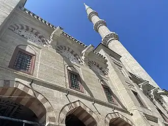 واجهة الجامع الخلفية.