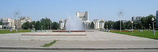 الساحة المركزية.