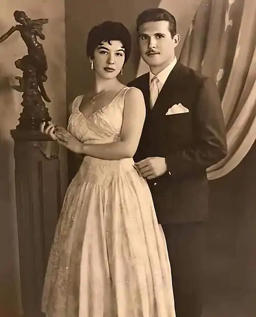 شويكار وزوجها الأول المحاسب حسن نافع الجواهرجي.
