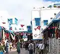 سيدي بوسعيد (تظهر القهوة العالية في الخلف)