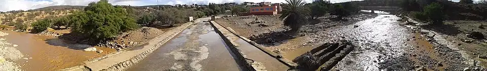صورة على القنطرة القديمة