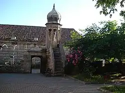 مئذنة مسجد صقللي محمد باشا (بالتركية: Sokullu Mehmet Paşa Camii) في بويوك تشكمجي.