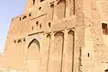 تفاصيل الجدران.