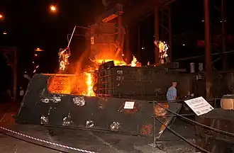 أثناء صب الصلب لبناء السفينة USS&nbsp;New York