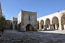 الفناء الداخلي الرئيسي